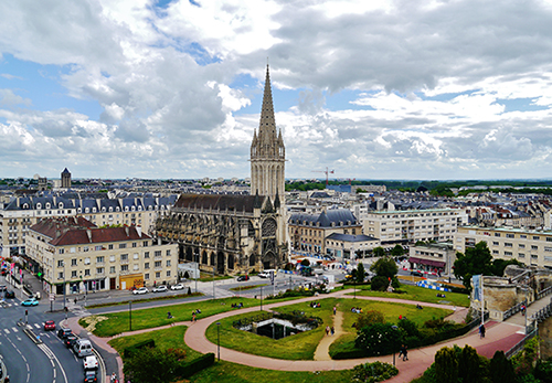 Caen_Chateau_de_Caen_Blick_auf_die_Rue_Montoir_Poissonnerie_3.jpg